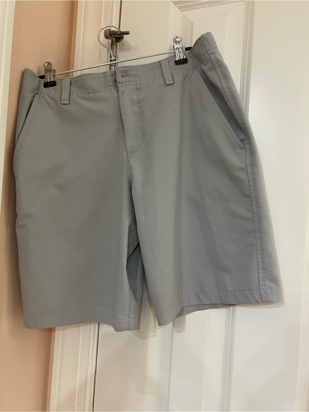Boy’s Under Armour Classic Gray Golf Performance Shorts Size Youth Large